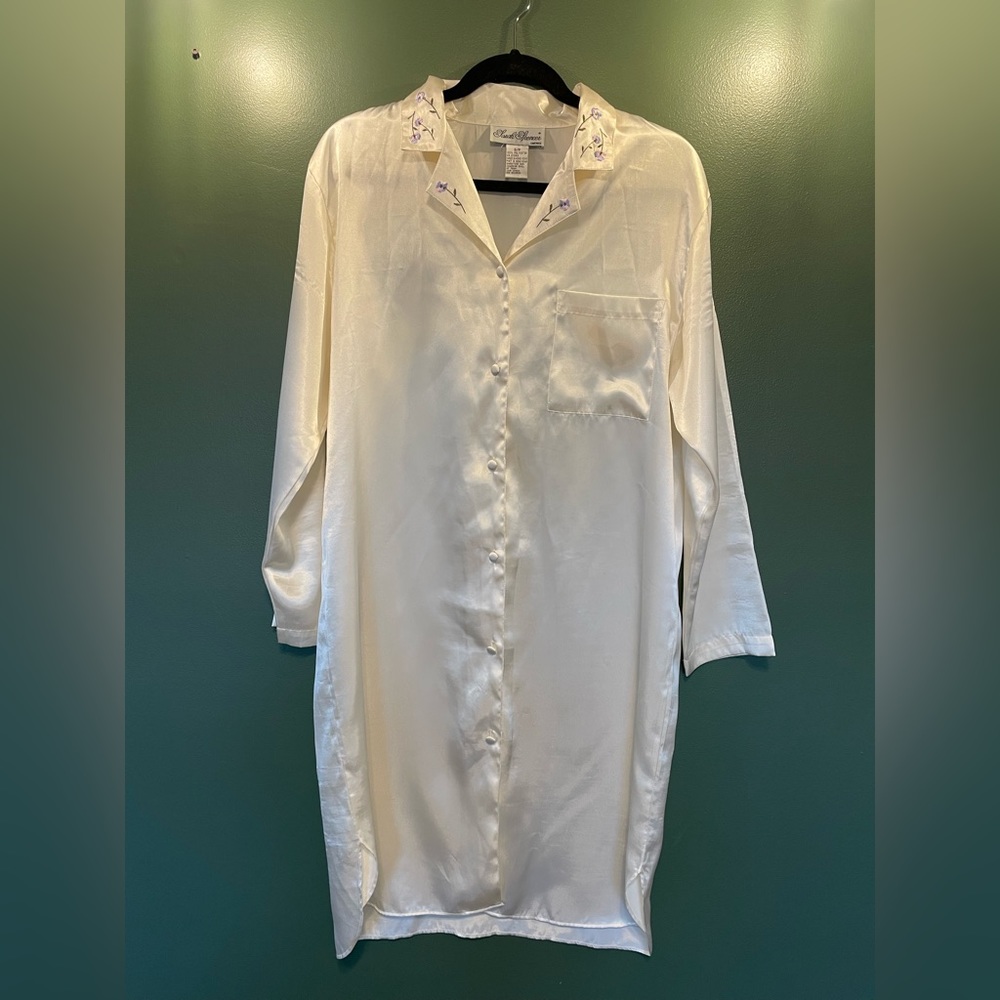 Vintage Sarah Spencer Night Gown.